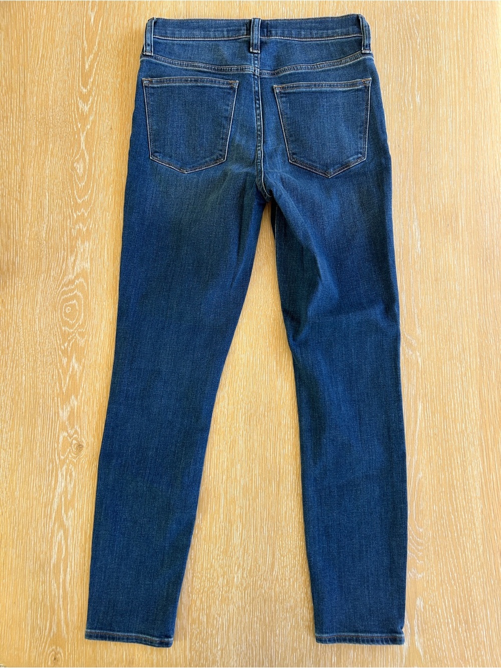 J.Crew 9" Mid-Rise Skinny Jeans Signature Stretch - 26 - Picture 3 of 8
